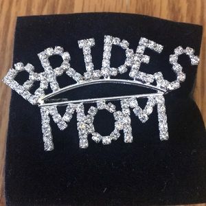 Traci Lynn Brides Mom Pin